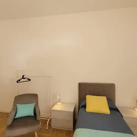 Cozy Private Near Metro Roma