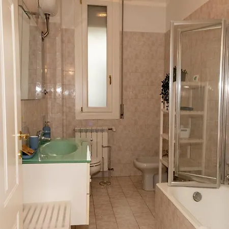 Cozy Private Near Metro Roma