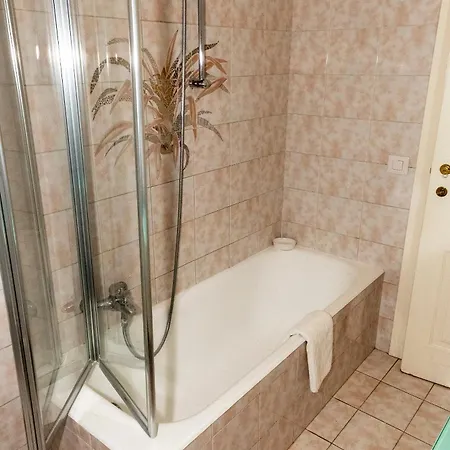 Cozy Private Near Metro *