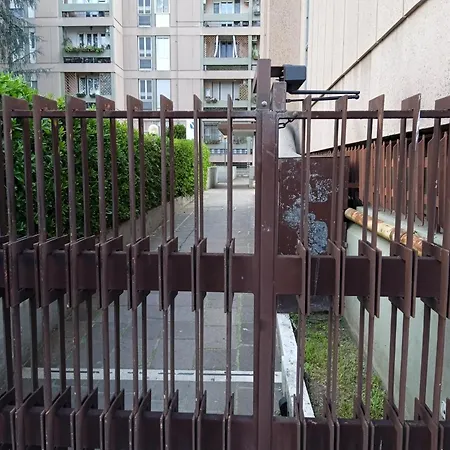 Cozy Private Near Metro Alloggio in famiglia *